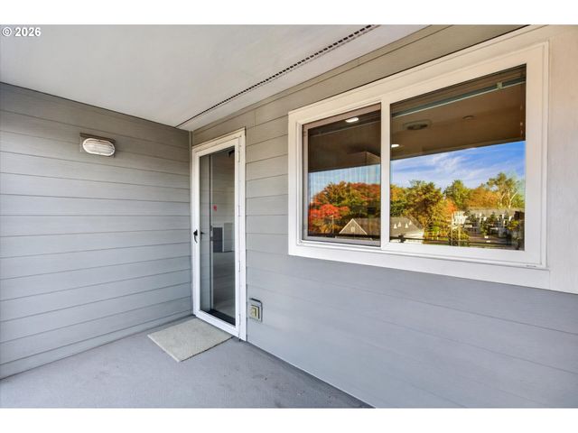 520 Se COLUMBIA RIVER Dr 216, Vancouver, WA 98661