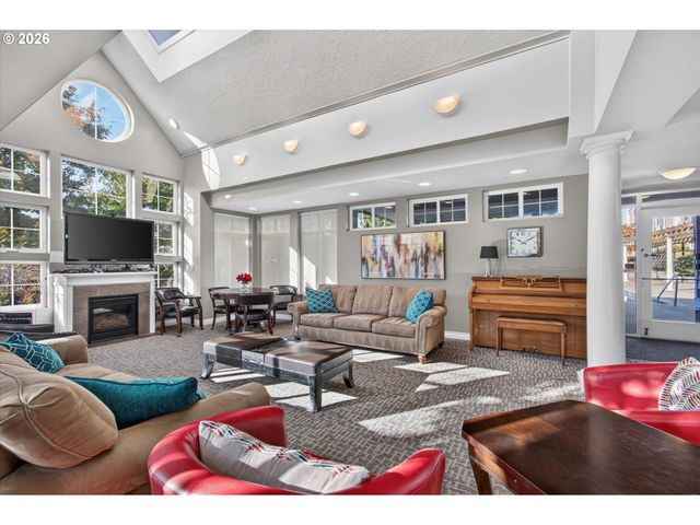 520 Se COLUMBIA RIVER Dr 216, Vancouver, WA 98661