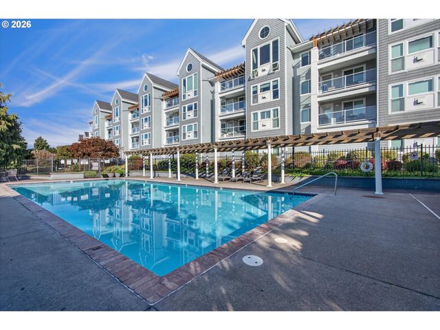 520 Se COLUMBIA RIVER Dr 216, Vancouver, WA 98661