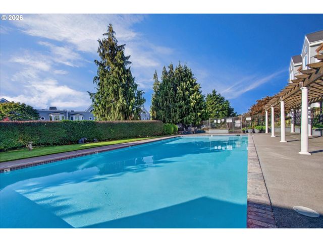 520 Se COLUMBIA RIVER Dr 216, Vancouver, WA 98661