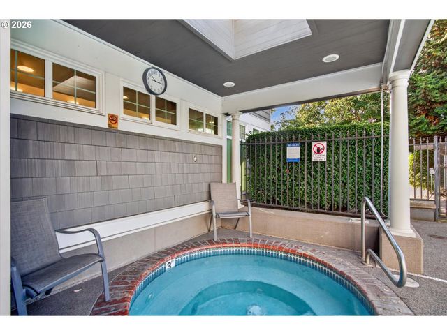 520 Se COLUMBIA RIVER Dr 216, Vancouver, WA 98661
