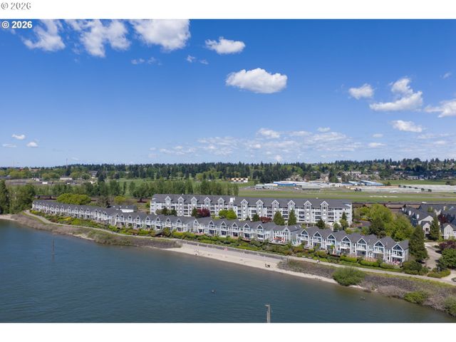 520 Se COLUMBIA RIVER Dr 216, Vancouver, WA 98661