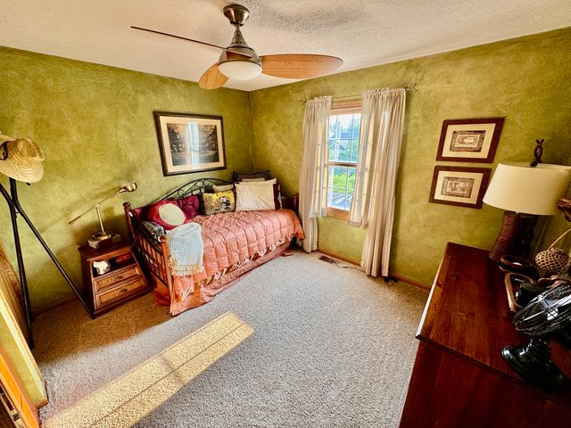 1177 Golf Court, Dekalb, IL 60115