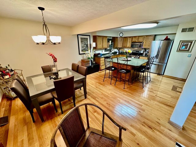 1177 Golf Court, Dekalb, IL 60115