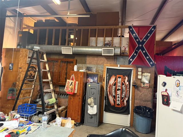101 E Frederick Street E, Riesel, TX 76682