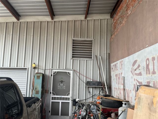 101 E Frederick Street E, Riesel, TX 76682