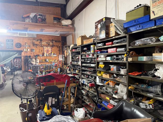 101 E Frederick Street E, Riesel, TX 76682
