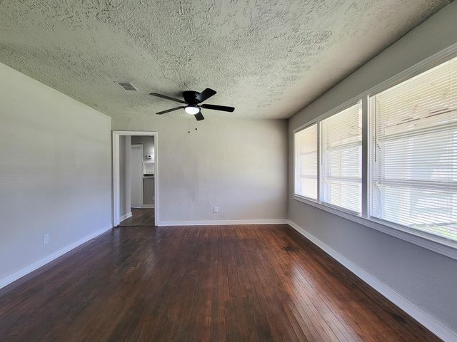 5815 Southseas Street, Houston, TX 77033