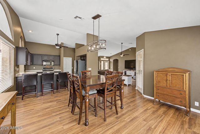 8450 W MCRAE Way, Peoria, AZ 85382