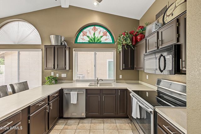 8450 W MCRAE Way, Peoria, AZ 85382