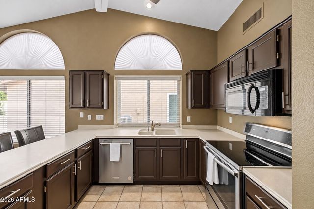 8450 W MCRAE Way, Peoria, AZ 85382