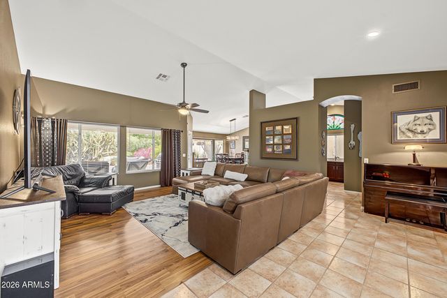 8450 W MCRAE Way, Peoria, AZ 85382