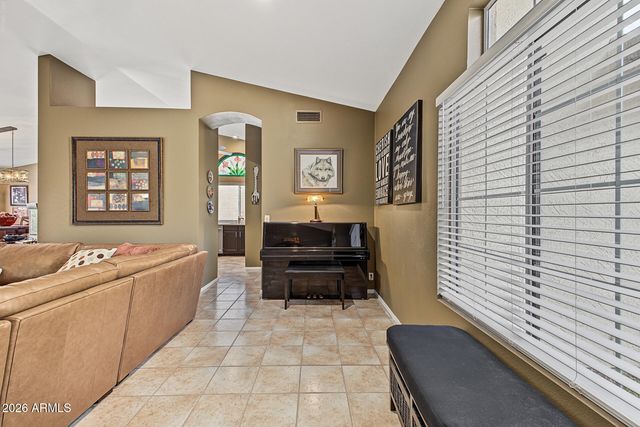 8450 W MCRAE Way, Peoria, AZ 85382