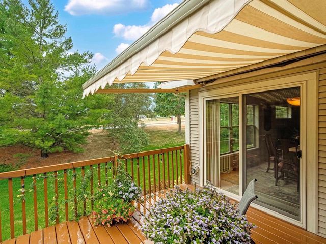 6027 CANYON Parkway, Mcfarland, WI 53558
