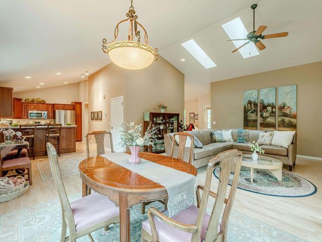 6027 CANYON Parkway, Mcfarland, WI 53558
