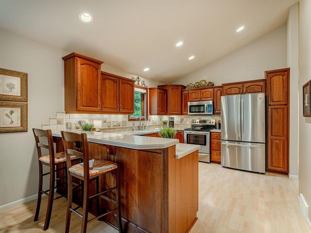 6027 CANYON Parkway, Mcfarland, WI 53558
