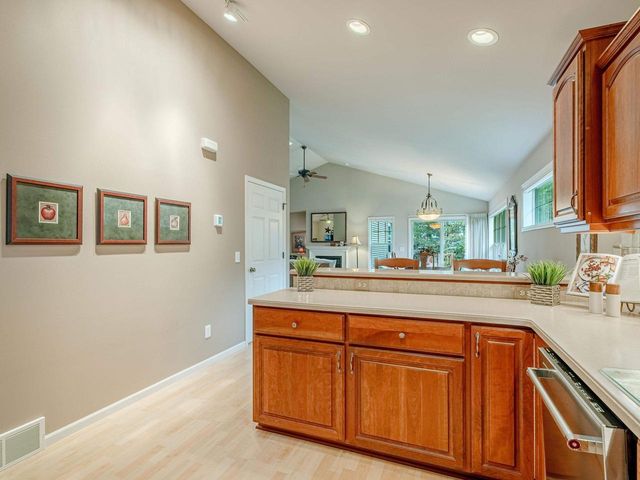 6027 CANYON Parkway, Mcfarland, WI 53558