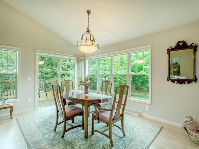6027 CANYON Parkway, Mcfarland, WI 53558