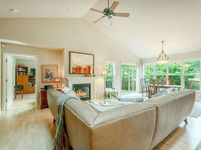 6027 CANYON Parkway, Mcfarland, WI 53558