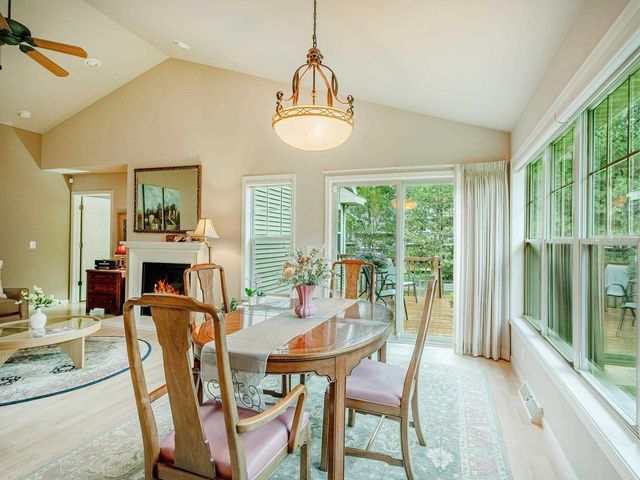 6027 CANYON Parkway, Mcfarland, WI 53558
