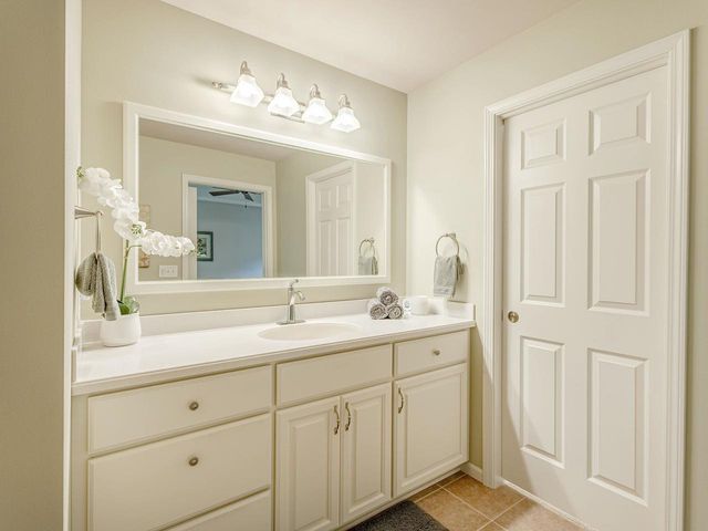 6027 CANYON Parkway, Mcfarland, WI 53558