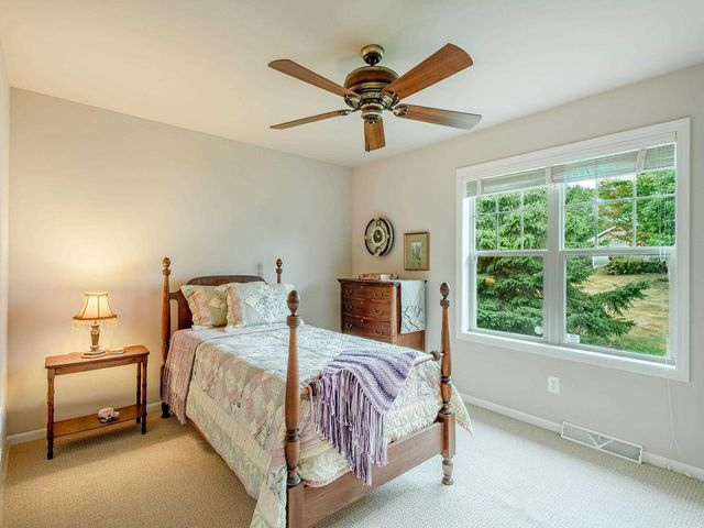 6027 CANYON Parkway, Mcfarland, WI 53558