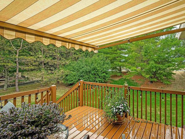 6027 CANYON Parkway, Mcfarland, WI 53558