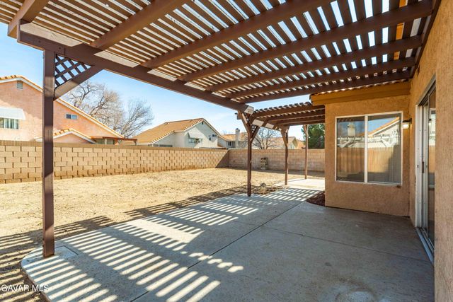 43742 Rialto Drive, Lancaster, CA 93535