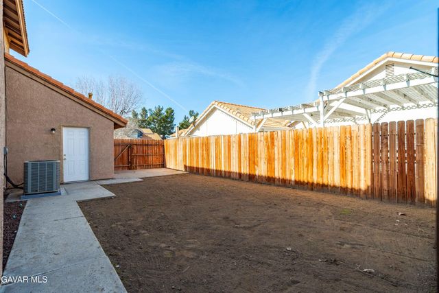 43742 Rialto Drive, Lancaster, CA 93535