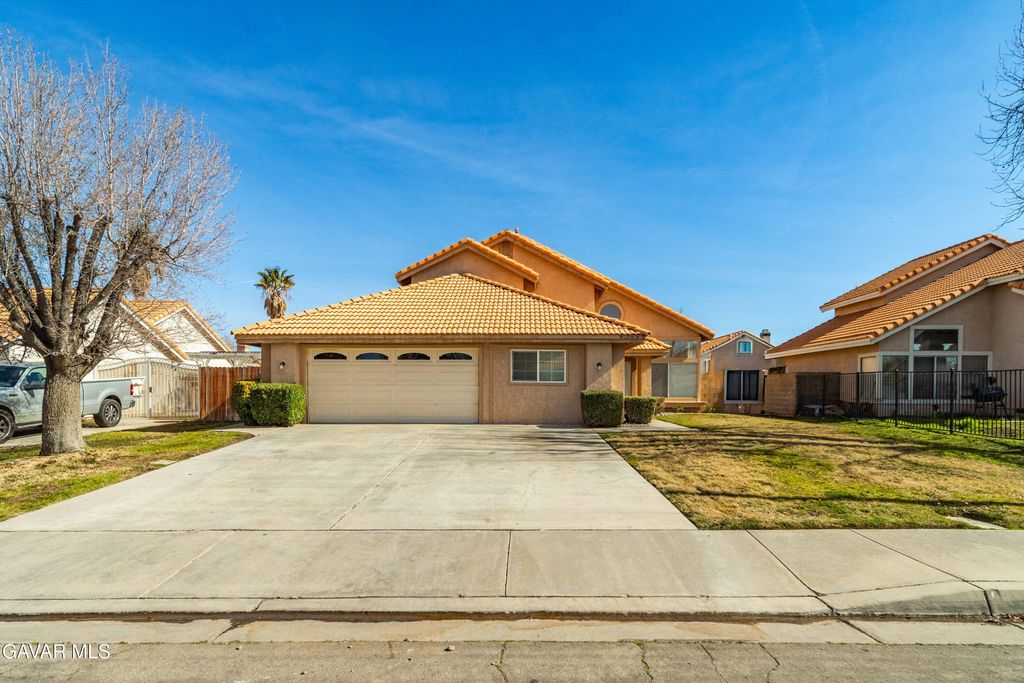 43742 Rialto Drive, Lancaster, CA 93535
