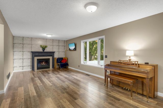 9463 Naughtor Avenue NE, Otsego, MN 55330