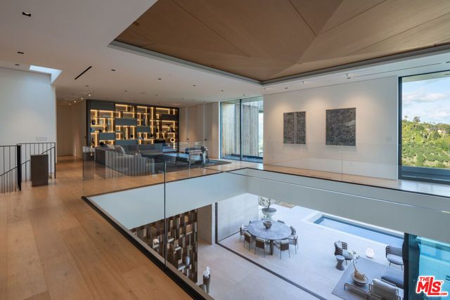 10733 Stradella Court, Los Angeles, CA 90077