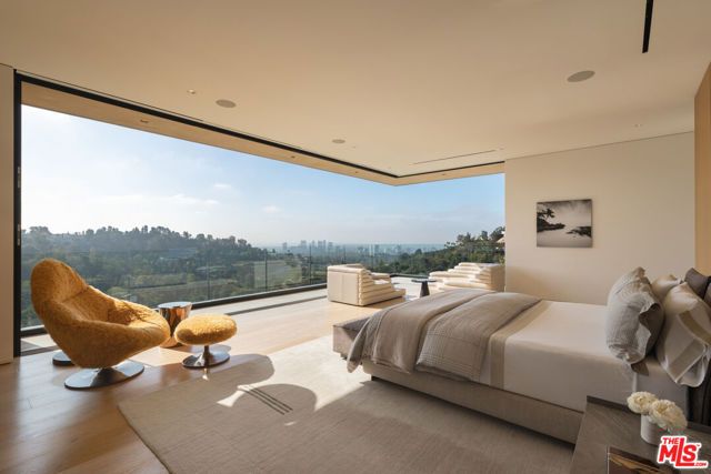 10733 Stradella Court, Los Angeles, CA 90077