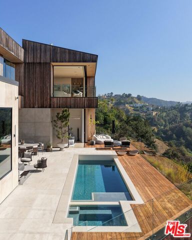 10733 Stradella Court, Los Angeles, CA 90077