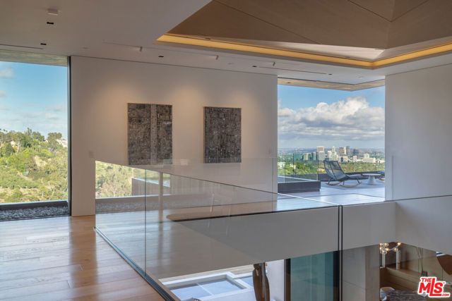 10733 Stradella Court, Los Angeles, CA 90077