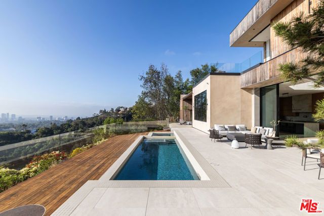 10733 Stradella Court, Los Angeles, CA 90077