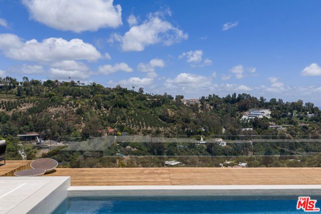 10733 Stradella Court, Los Angeles, CA 90077