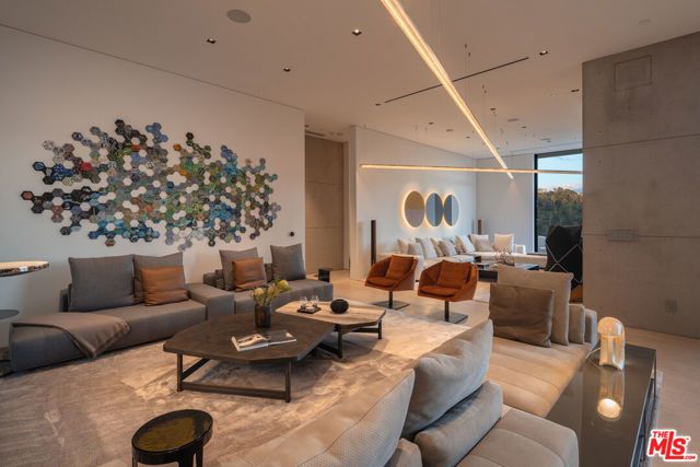 10733 Stradella Court, Los Angeles, CA 90077