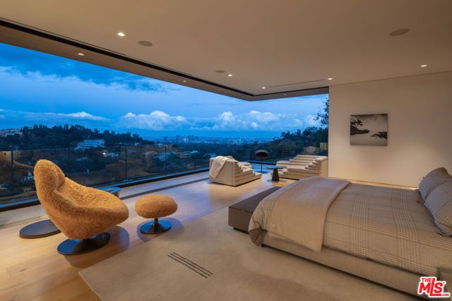 10733 Stradella Court, Los Angeles, CA 90077