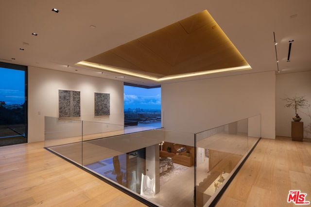 10733 Stradella Court, Los Angeles, CA 90077