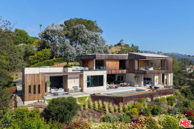 10733 Stradella Court, Los Angeles, CA 90077
