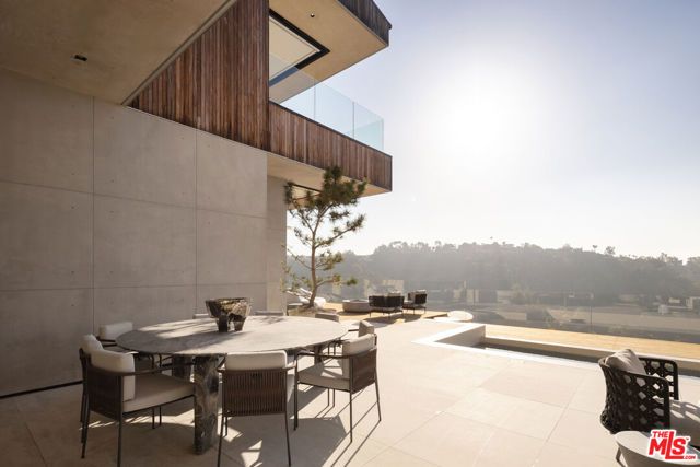 10733 Stradella Court, Los Angeles, CA 90077