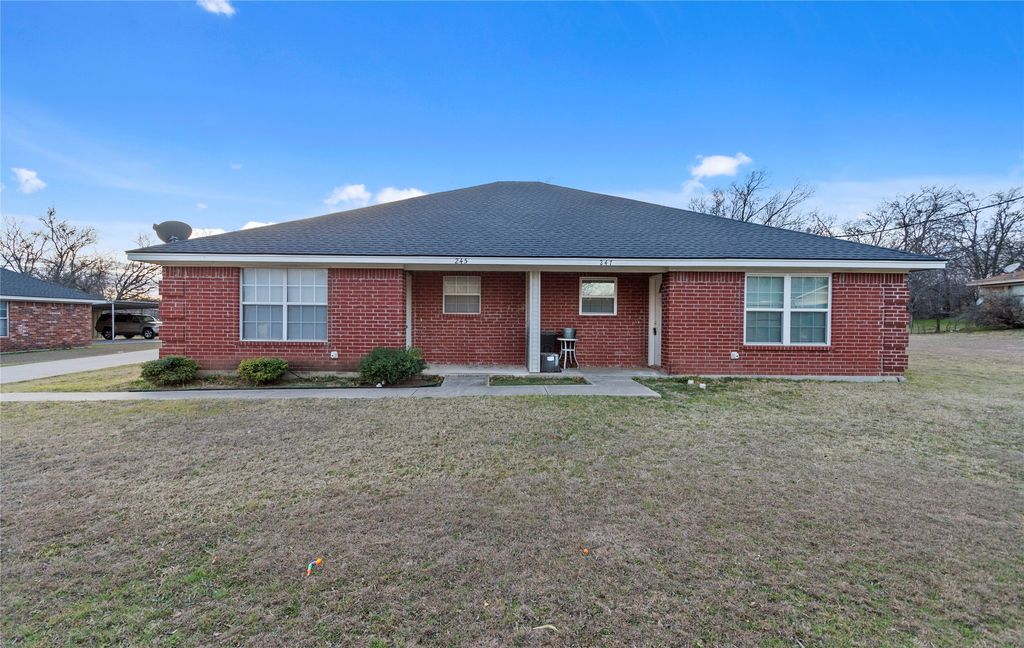 245 Oak Court 247, Rhome, TX 76078
