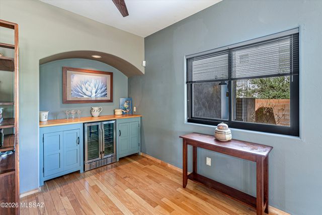 100 N Eastern Slope Loop, Tucson, AZ 85748