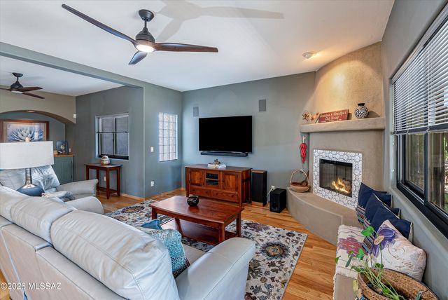 100 N Eastern Slope Loop, Tucson, AZ 85748