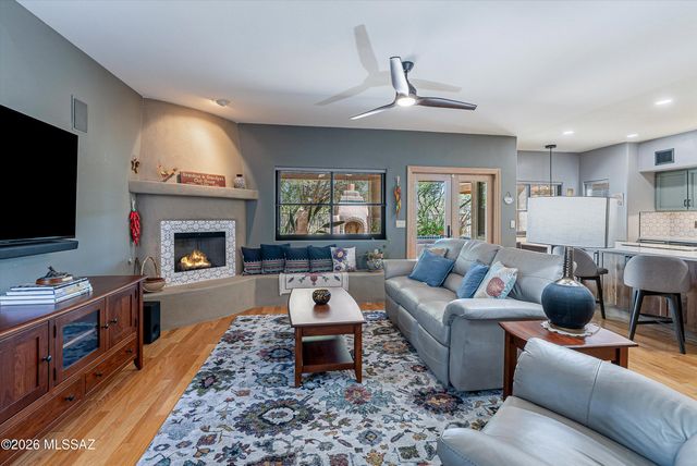 100 N Eastern Slope Loop, Tucson, AZ 85748