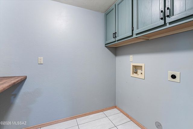 100 N Eastern Slope Loop, Tucson, AZ 85748