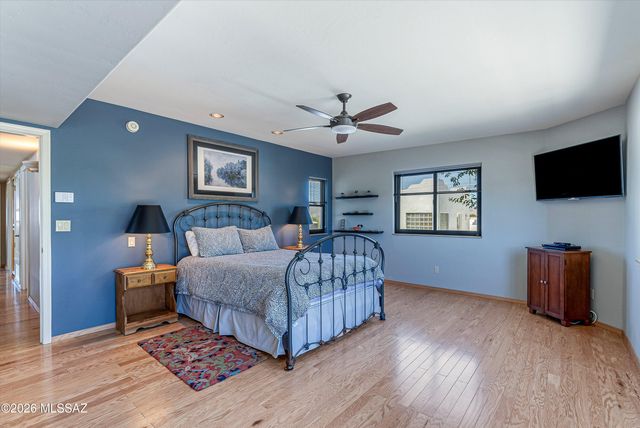 100 N Eastern Slope Loop, Tucson, AZ 85748
