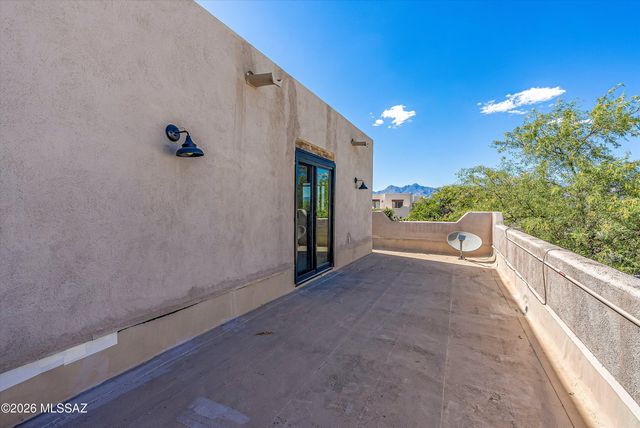 100 N Eastern Slope Loop, Tucson, AZ 85748