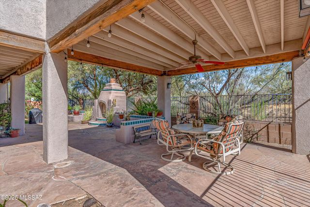 100 N Eastern Slope Loop, Tucson, AZ 85748